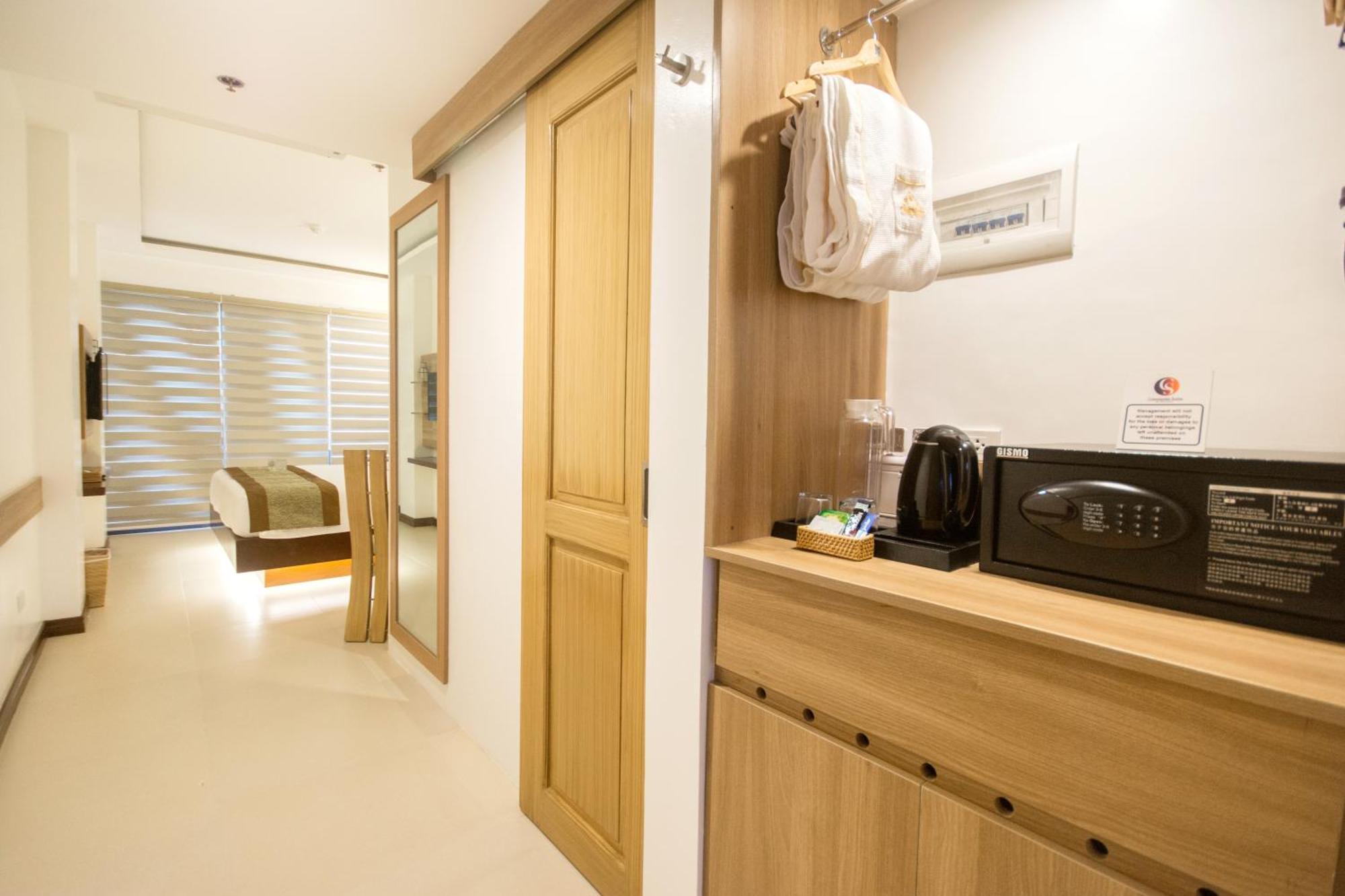 Commander De Boracay Hotel 3*